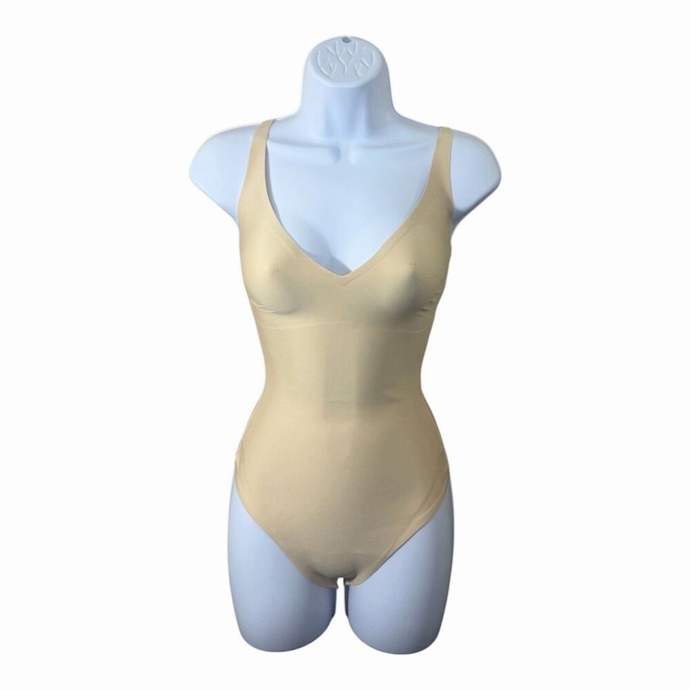SKIMS Body Unlined Plunge Thong Bodysuit in Sand BD-THG-9551W Medium NWT